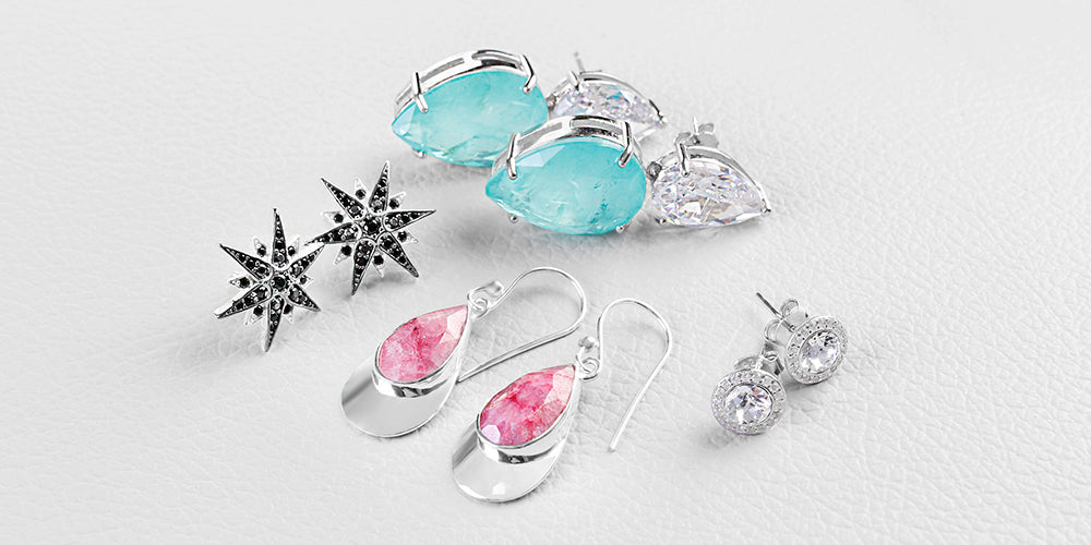 Prata com dourado combina? 8 dicas para misturar acessórios