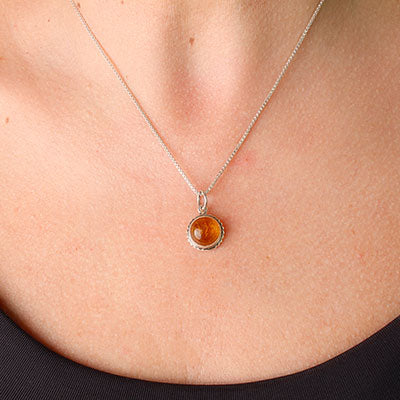 Pingente de Prata com Âmbar