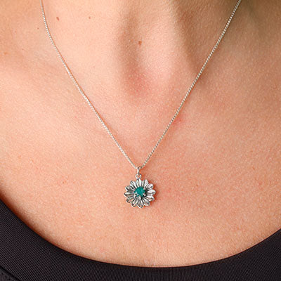 Pingente de Prata Flor com Esmeralda