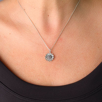 Pingente de Prata Flor com Labradorita