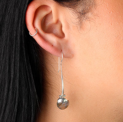 Brinco de Prata com Labradorita