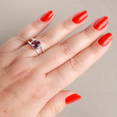 Anel de Prata com Ametista.