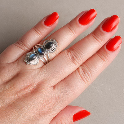 Anel de Prata com Labradorita