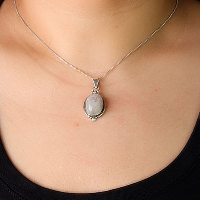 Pingente de Prata com Pedra da Lua