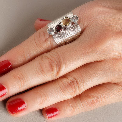 Anel de Prata com Pedras