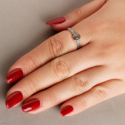 Anel de Prata com Labradorita