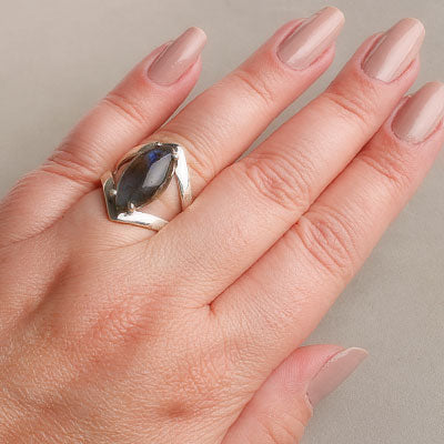 Anel de Prata com Labradorita