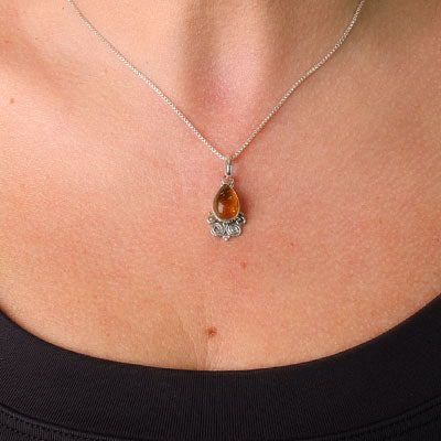 Pingente de Prata com Âmbar