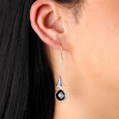 Brinco de Prata com Ônix