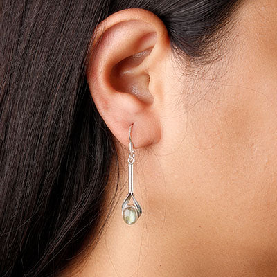 Brinco de prata com Labradorita