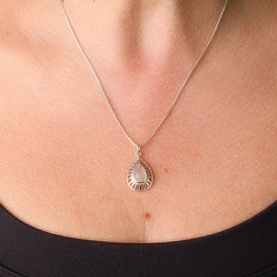 Pingente de Prata com Quartzo Rosa