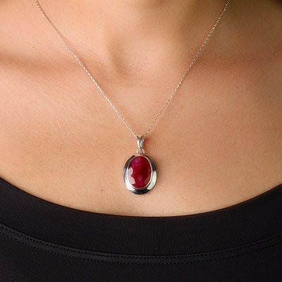 Pingente de Prata com Rubi