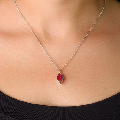 Pingente de Prata com Rubi
