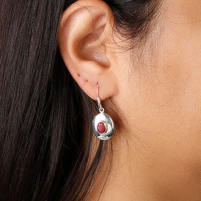 Brinco de Prata com Rubi