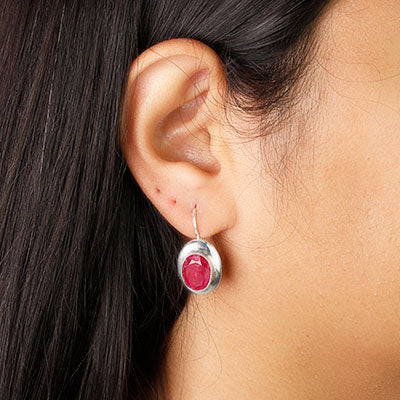 Brinco de Prata com Rubi