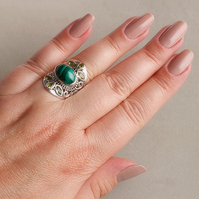 Anel de Prata com Malaquita e Peridoto