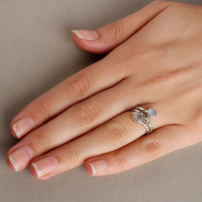 Anel de Prata com Pedra da Lua - 58274