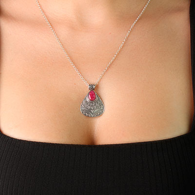 Pingente de Prata com Rubi