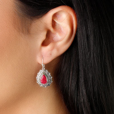 Brinco de Prata com Rubi