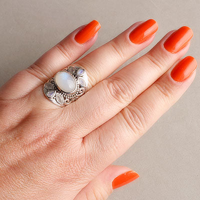 Anel de Prata com Pedra da Lua