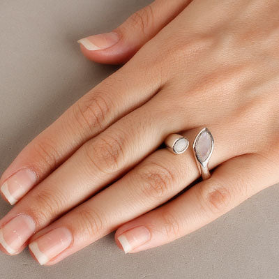 Anel de Prata com Pedra da Lua -