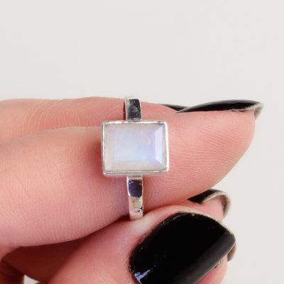 Anel de Prata com Pedra da Lua - 60624