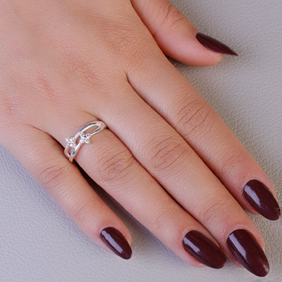 Anel de Prata Flor com Zircônias - 65172