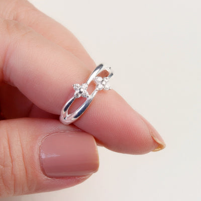 Anel de Prata Flor com Zircônias - 65172