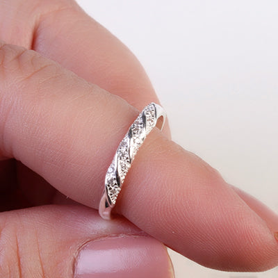 Anel de Prata com Zircônias - 69440