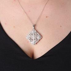 Pingente de Prata com Zircônias.