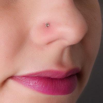 Piercing de Prata para Nariz.