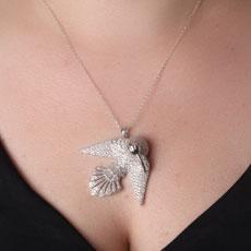 Pingente de Prata Beija-Flor com Zircônia.