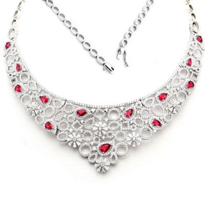 Gargantilha de Prata com Rubi.