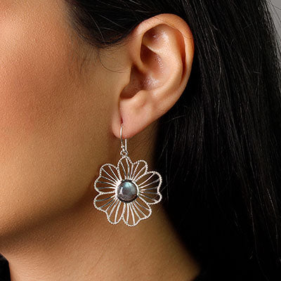 Brinco de Prata com Labradorita.