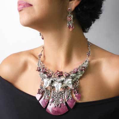 Gargantilha de Prata com Madrepérola Tingida