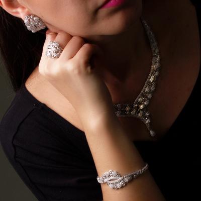 Gargantilha de Prata com Zircônia