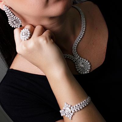 Gargantilha de Prata com Zircônia