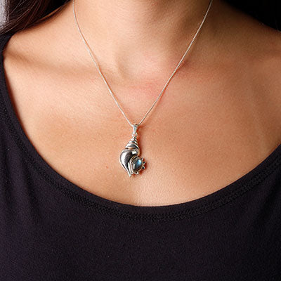 Pingente de Prata Concha com Labradorita