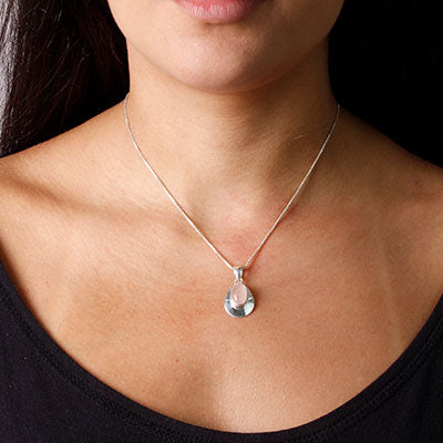 Pingente de Prata com Quartzo Rosa