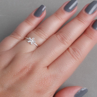 Anel de Prata Flor com Zircônias