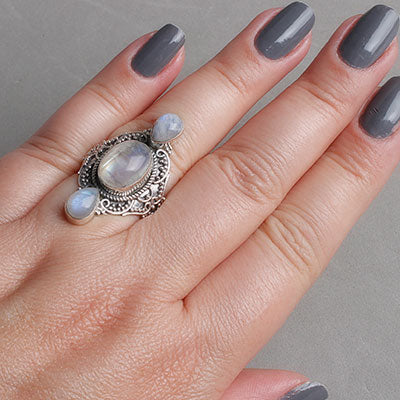 Anel de Prata com Pedra da Lua