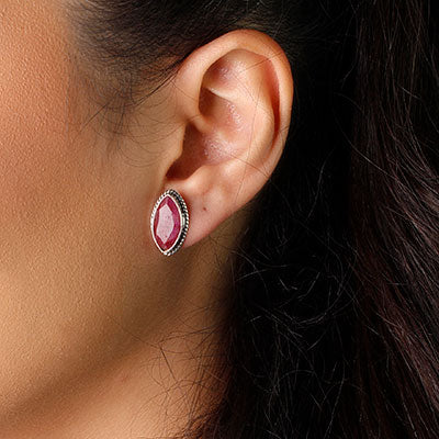 Brinco de Prata com Rubi