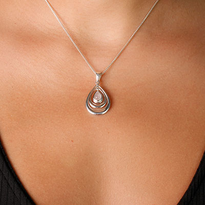 Pingente de Prata com Quartzo Rosa