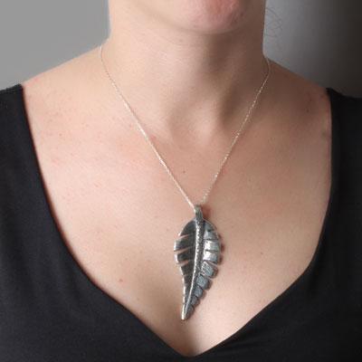 Pingente de Prata Pena