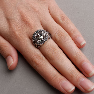 Anel de Prata Escaravelho Egípcio