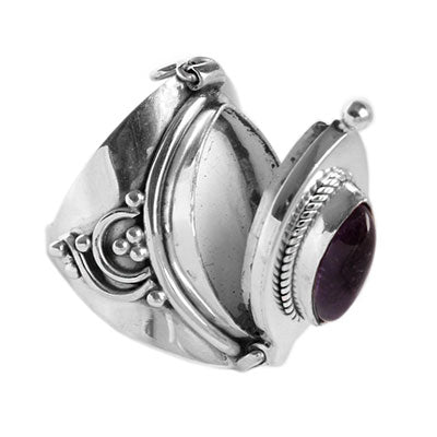Anel de Prata Relicário com Ametista