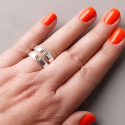 Anel de Prata com Cruz.