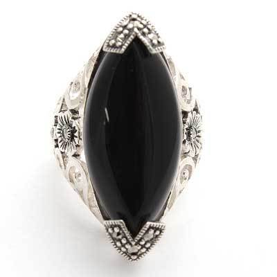 Anel de Prata com Ônix.