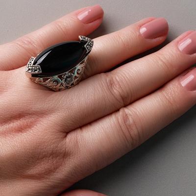 Anel de Prata com Ônix.