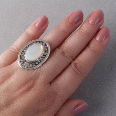 Anel de Prata com Madrepérola